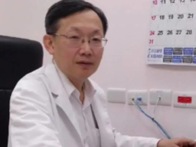 衛福部桃園醫院乳房外科主任周佳正醫師遭公車捲入車底，緊急送往台大醫院仍宣告不治。（圖／翻攝自周佳正臉書）