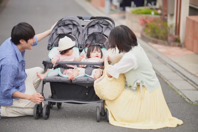 為因應日益嚴峻的少子女化現象，各縣市政府推行多項友善育兒的措施。（圖／Photo AC）