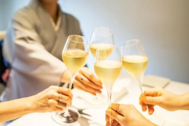 美國研究團隊最新研究顯示，經常性大量飲酒可能是引發胰臟癌的重要風險因子之一。（圖／Photo AC）