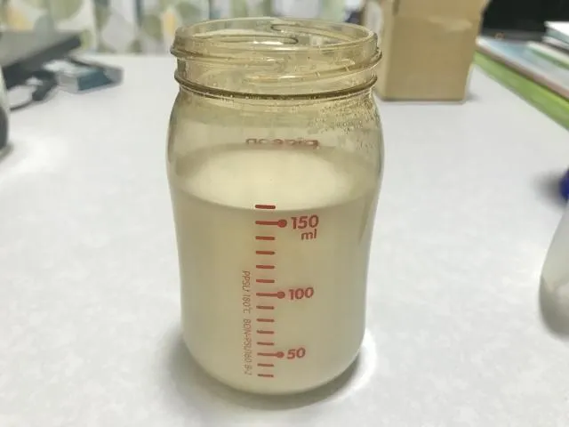 乳製品如牛奶雖然也含有乳鐵蛋白,但馮瀅潔營養師強調,其濃度遠不如母乳來得高。(圖/Photo AC)