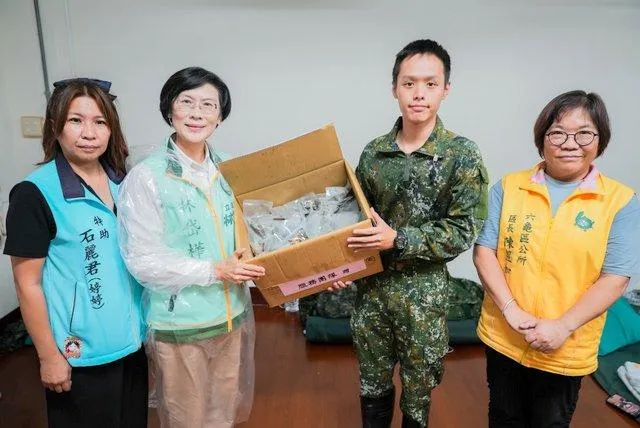 柯志恩曬出石麗君和林岱樺合照。（圖/柯志恩辦公室提供）