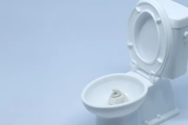 陳秀熙解釋，可依糞便潛血反應濃度高低，進行族群風險分層。（圖／Photo AC）