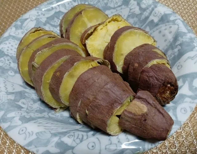許多人認為地瓜是健康早餐，但如果搭配錯誤食物，恐怕會影響血糖值。（圖／Photo AC）