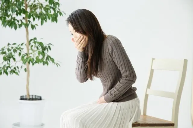 女子吃了含Domperidone成分的胃藥後生理期遲遲不來，原因是這種藥物會使泌乳素升高，進而抑制荷爾蒙分泌。（圖／Photo AC）
