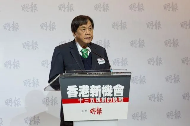 香港明報報導，擁有明報等香港、馬來西亞多家中文媒體的世界華文媒體有限公司榮譽主席張曉卿今天辭世，享壽91歲。（資料圖／翻攝自香港01）