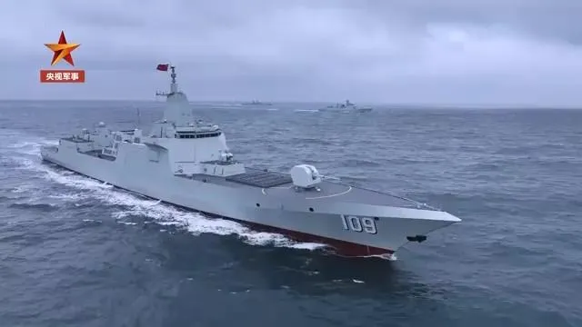 東莞艦（舷號109）。（圖／翻攝《央視新聞》）