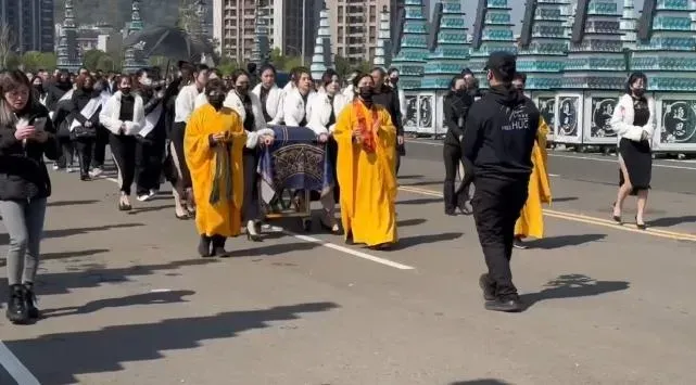三環幫角頭劉憲治告別式。（圖／翻攝畫面）