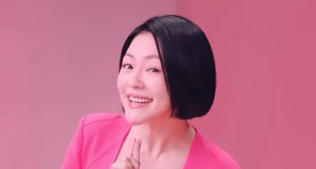 小S26日在社群平台貼出一則代言廣告影片，霸氣宣布正式回歸。（圖／翻攝IG elephantdee）