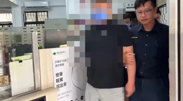 台南25歲黃姓男子疑因情感糾紛遭3人圍毆受傷，警方迅速逮捕涉案3名男子到案。（圖／中天新聞）
