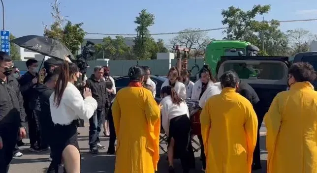 三環幫角頭劉憲治告別式。（圖／翻攝畫面）