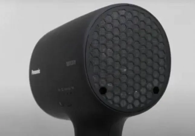 網友發現吹風機入風口的吸力可以抓蚊子。（示意圖／擷取自Panasonic官網）