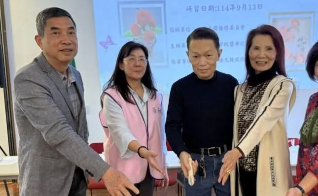 巴西聖保羅華僑文教服務中心同仁張維正（右二）在徐佳青出訪巴西期間猝逝。（圖／聖保羅華僑文教服務中心官網）