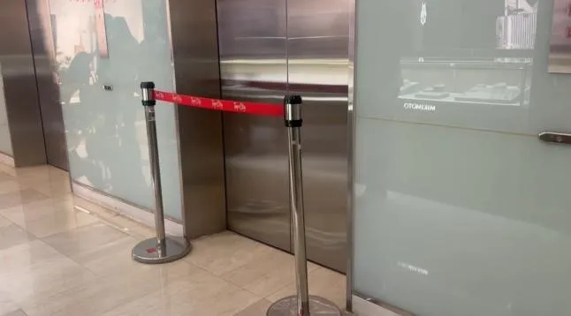 台中大遠百驚傳電梯連續兩天發生故障事件。(圖/翻攝畫面)