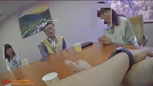 婦人遭詐騙欲貸款千萬美金警方及時攔阻。（圖／翻攝畫面）