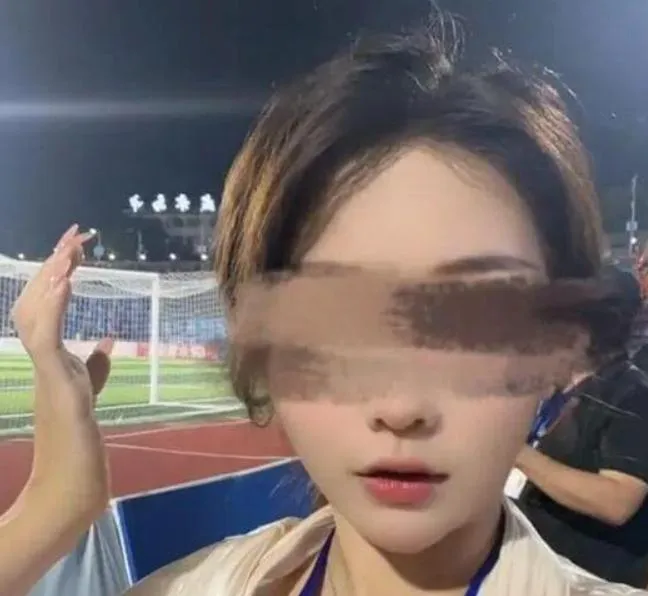 女主播昔日容貌亮麗。(圖/翻攝《網易》)