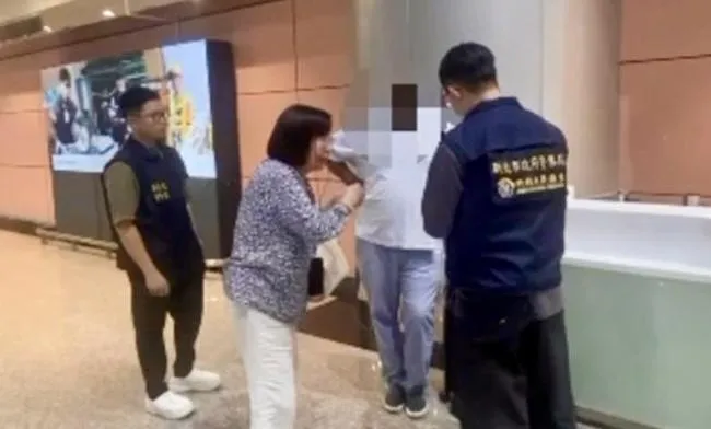 法籍男吞101顆毒膠囊在機場被逮。(圖/翻攝畫面)