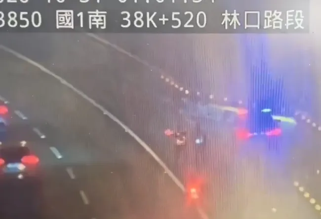 陳姓男子騎機車行經汐五高架,遭警方示意停車後突墜橋。(圖/警方提供)