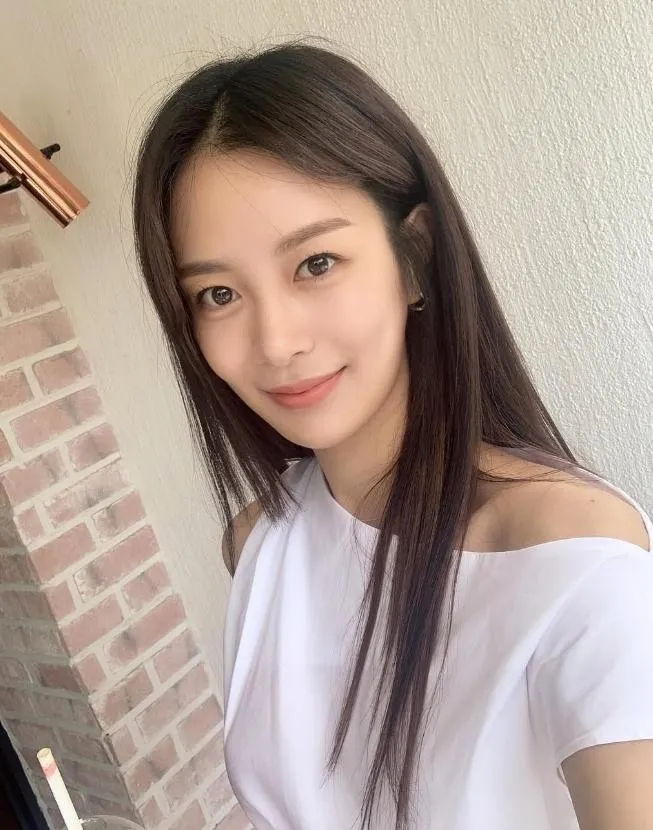 韓國女星宋多恩和BTS成員Jimin戀情傳3年。（圖／翻攝IG da.eun.da.eun）