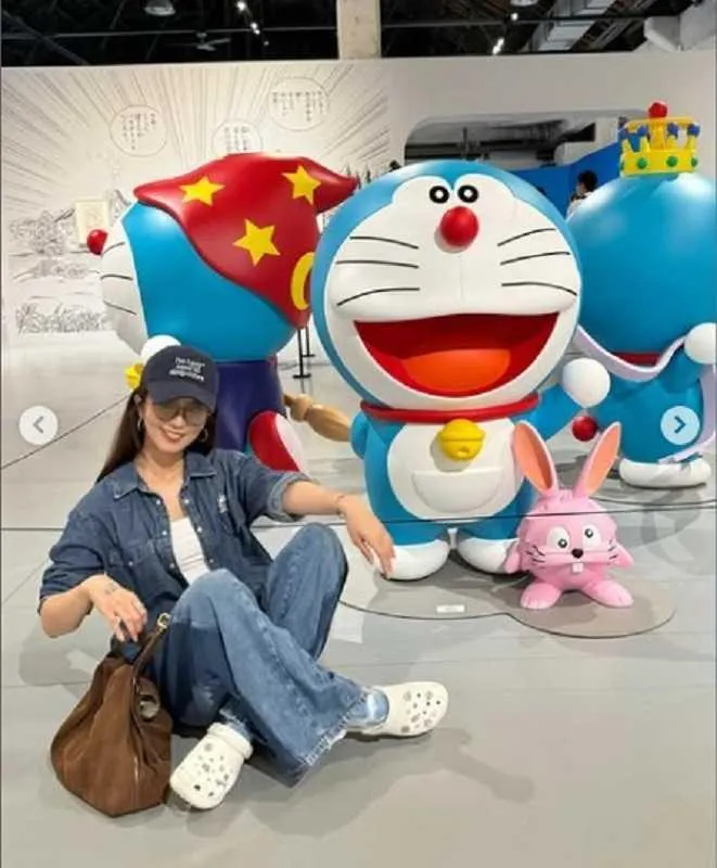 周曉涵有國民女神的稱號,感情生活也受到關注。(圖/翻攝自周曉涵IG)