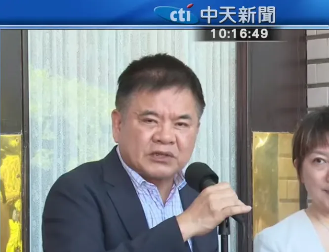 民進黨團書記長莊瑞雄29日受訪。（圖／中天新聞）