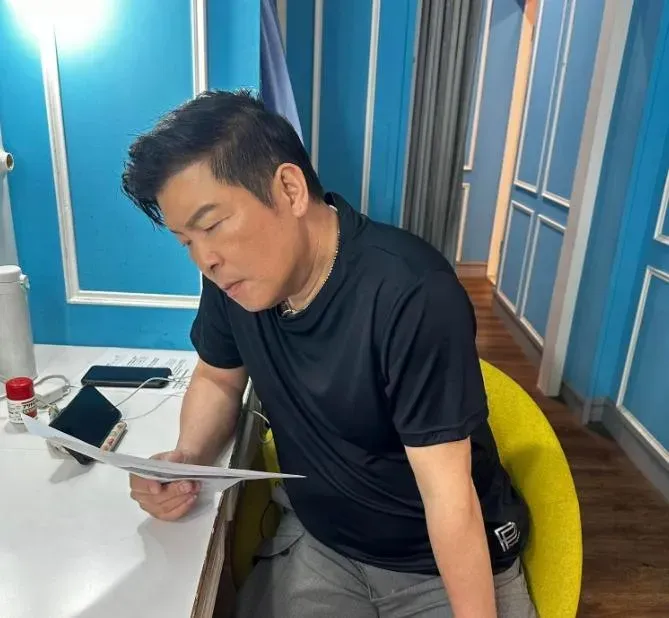 曾國城連日陷入輿論風暴。(圖/翻攝臉書 曾國城)