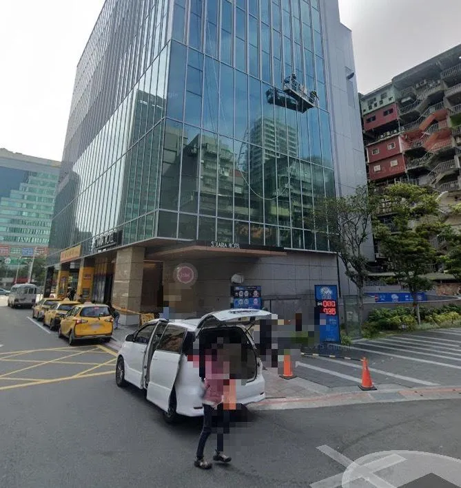 案發地點在該大樓的停車場。（圖／Google map）