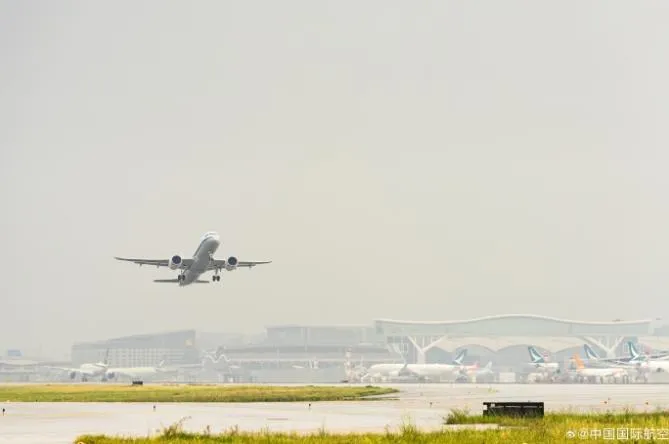 大陸國航客機C919。（圖／翻攝微博「中國國際航空」）