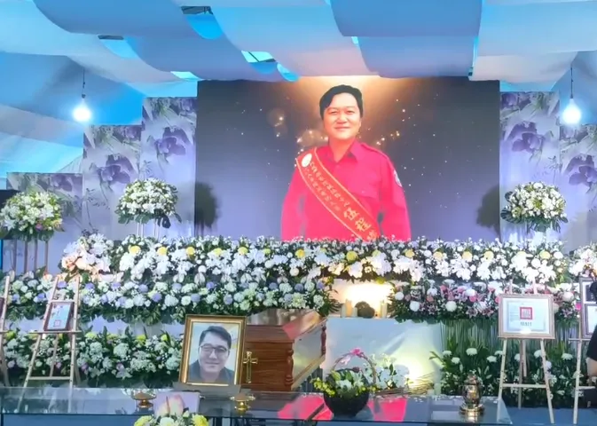 南投縣政府消防局伍程嶸殉職，12日舉行公祭追晉分隊長。（圖／中天新聞）