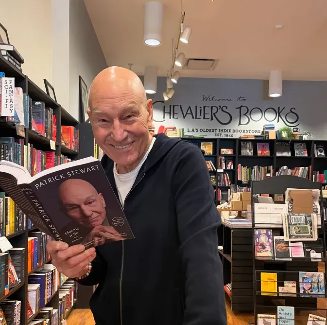 派屈克史都華（Patrick Stewart）在《X戰警》系列電影中飾演「X教授」，於美國時間28日在洛杉磯家中安詳離世，享壽86歲。（圖／Patrick Hewes Stewart IG）
