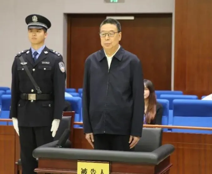 吳英杰出庭聆聽判決。(圖/翻攝《央視》)