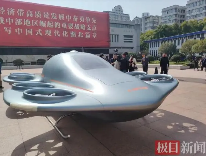 電鷹科技展示的「電鷹飛車」。（圖／翻攝《極目新聞》）