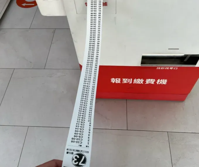 一名網友買73樣商品，賣家卻分成73個包裹寄來。（圖／Threads／mzp.jpg）