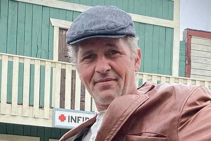 納撒尼爾·佩爾蒂埃4月11日驚傳在家中驟逝,享年53歲。(圖/翻攝自IG)