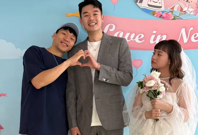 李洋見證前搭檔王齊麟登記結婚。(圖/翻攝自李洋Facebook)