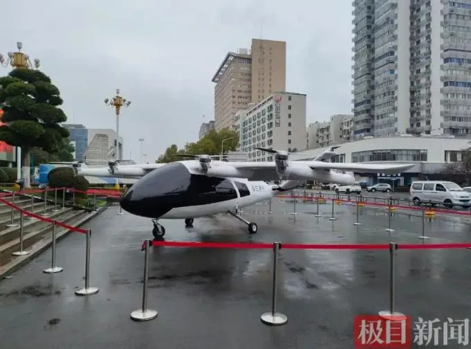 福生航空展示的Sparrow-X2。（圖／翻攝《極目新聞》）