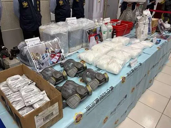 嘉義檢警破獲鐵皮屋製毒工廠。(圖/嘉義地檢署提供)