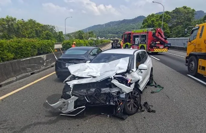 國1三義段發生二次車禍,疑後車開輔助駕駛未注意路況釀3死2傷。(圖/運安會)