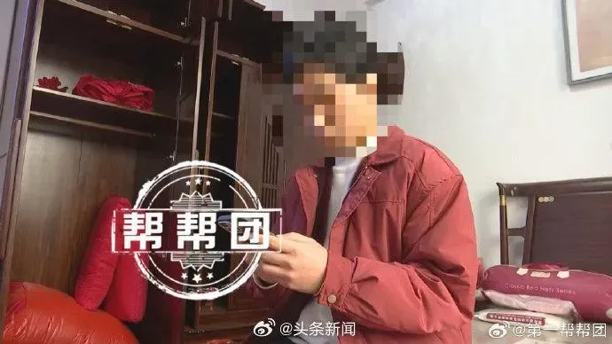 事主阿傑花了138萬元人民幣彩禮與鑽戒黃金迎娶阿英。（圖／翻攝微博@第一幫幫團）