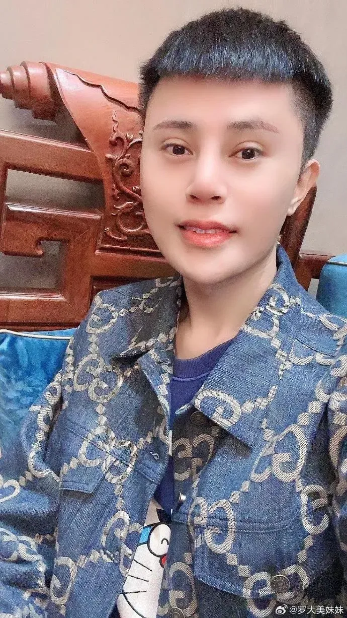 羅大美生前是藝校出身的反串演員，擁有上百萬粉絲。（圖／翻攝《瀟湘晨報》）