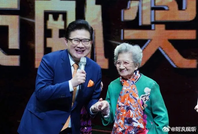 2023年陳奇獲頒上海白玉蘭戲劇表演藝術獎特殊貢獻獎。（圖／翻攝自微博）