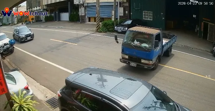 台中無人貨車駕駛是狗。(圖/翻攝自臉書/Wowtchout - 地圖型行車紀錄器分享)