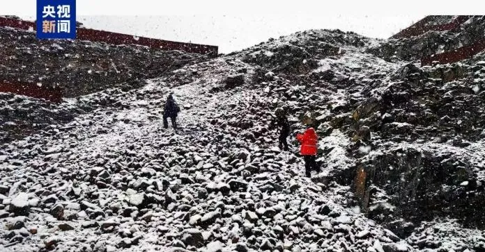 據了解該地地形複雜、平均海拔超過4000公尺。(圖/翻攝《央視新聞》)