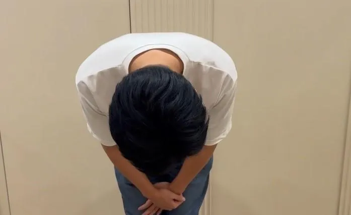 佀廣洋鞠躬道歉。（佀廣洋提供）