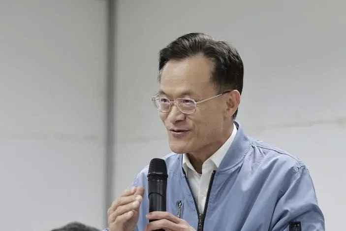桃園市政府前秘書長詹榮鋒病逝。（圖／張善政臉書）
