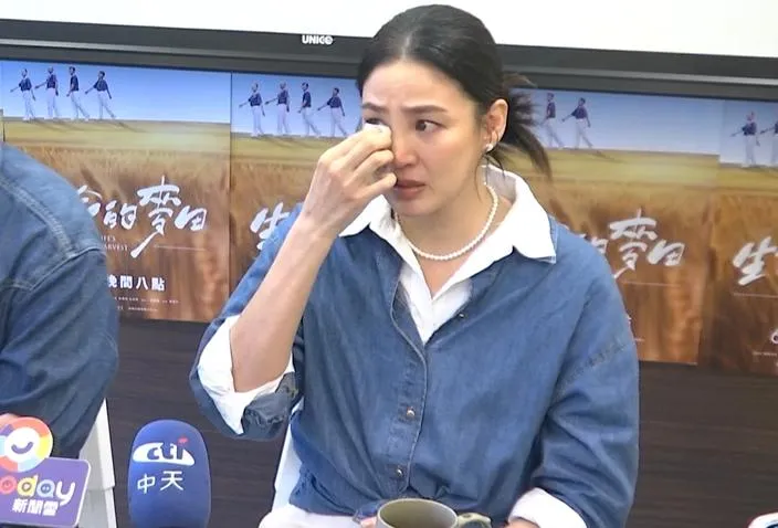 洪小鈴談起爸爸因流感驟逝忍不住淚崩。（圖／記者 楊進明 攝）