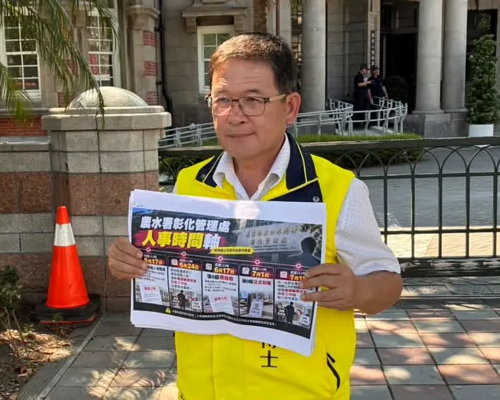 邱建富前往監察院提出檢舉。（圖／翻攝邱建富臉書）