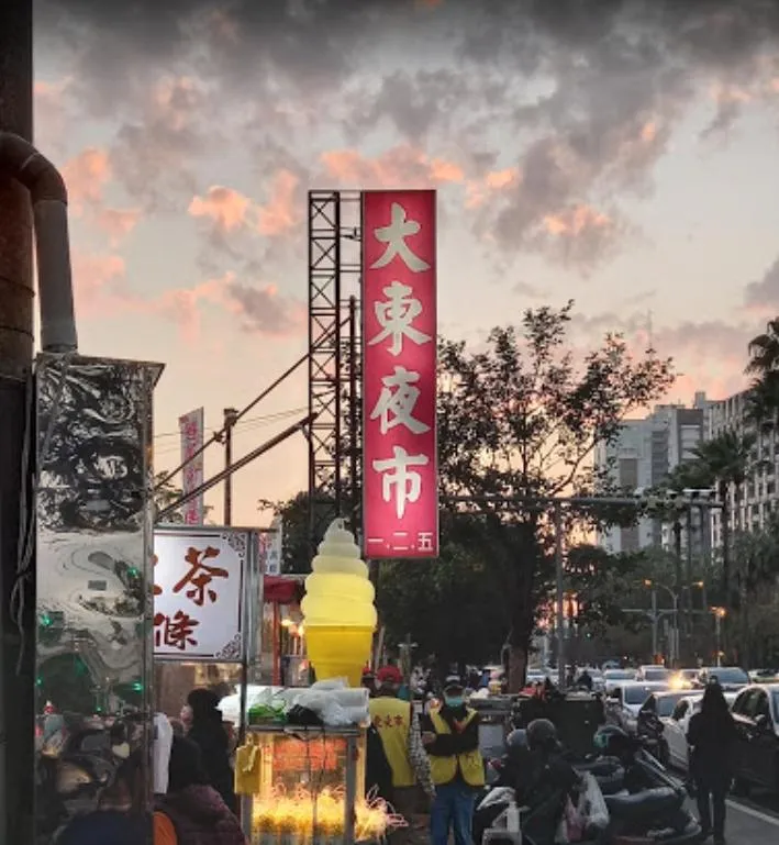 花園夜市擴大經營後，同樣在週五營業的大東夜市與大東東夜市則顯得冷清。（圖/資料照）