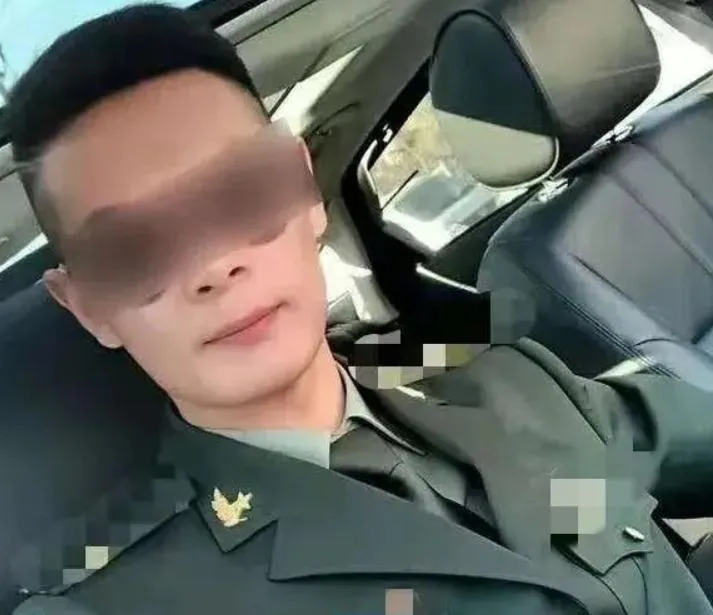自稱部隊軍官的男子。(圖/翻攝《網易》)