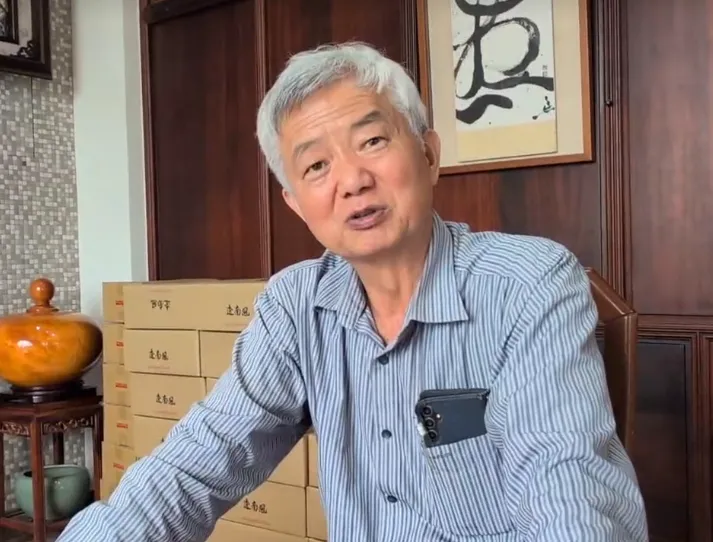 台灣交趾陶大師謝東哲2月9日在嘉義縣梅山鄉太平一帶發生嚴重車禍，冥冥中似乎有神明助他堅強等待救援。（圖／中天新聞）