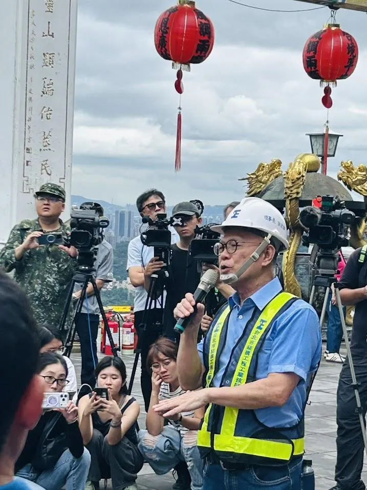 徐茂卿說明現場結構鑑定的結果。（圖／北市結構技師公會理事長徐茂卿提供）